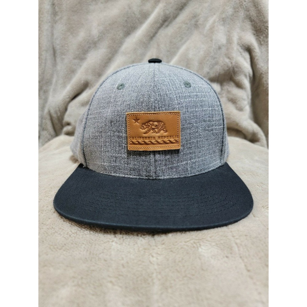 California Republic Flatbill snapback Hat Cap Gray And Black EUC Leather Patch